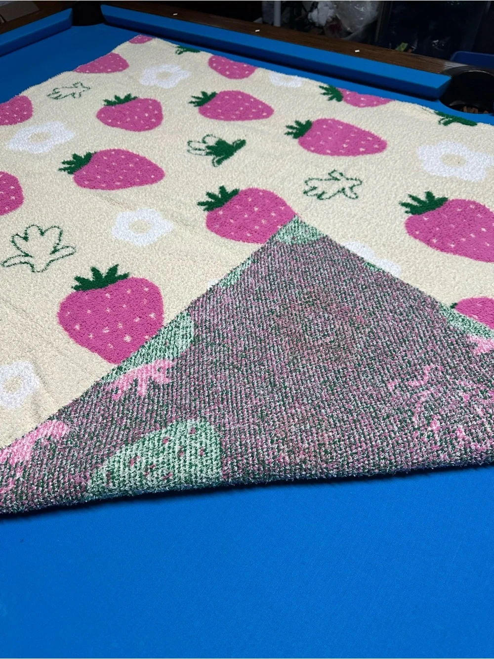 NWT Cozy Cream Sherpa Throw Blanket with Pink Strawberry Print